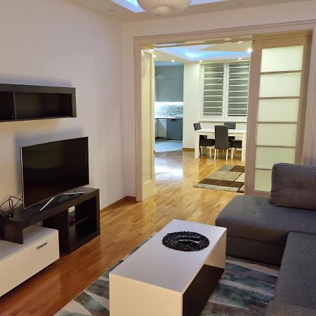 De Luxe Republic Square Apartment Of 100Sqm Belgrade Exterior photo